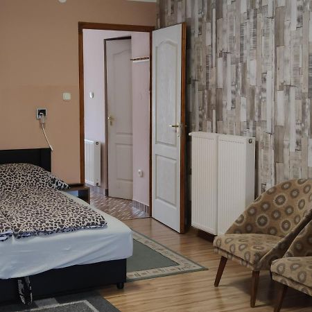 Apartman Edit Harkány Exteriör bild